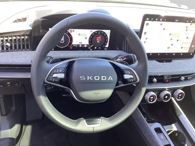 Skoda Superb view 9