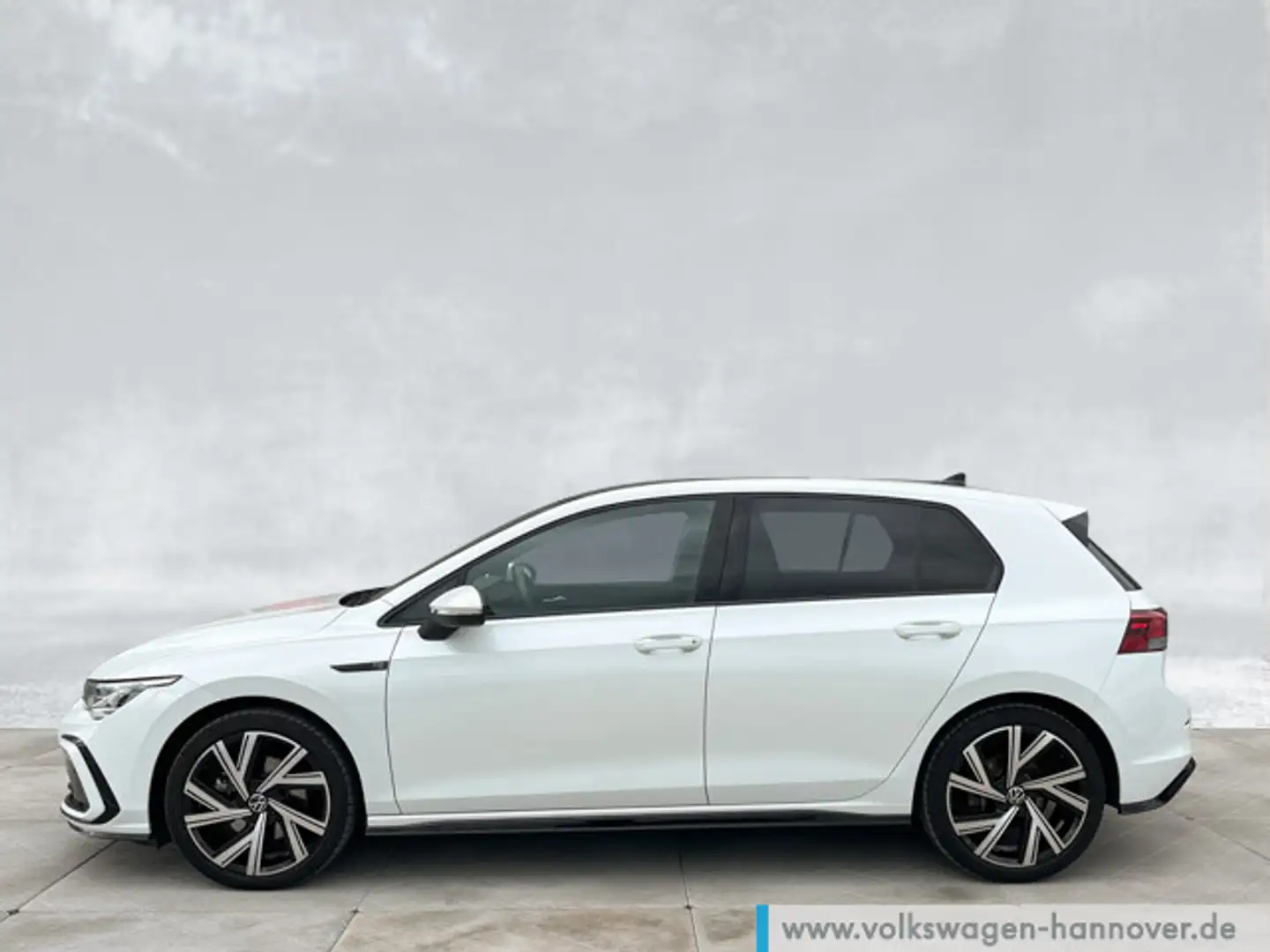 Volkswagen Golf VIII 2.0 TSI DSG R-Line Navi Pano 18LM Trav Wit - 2
