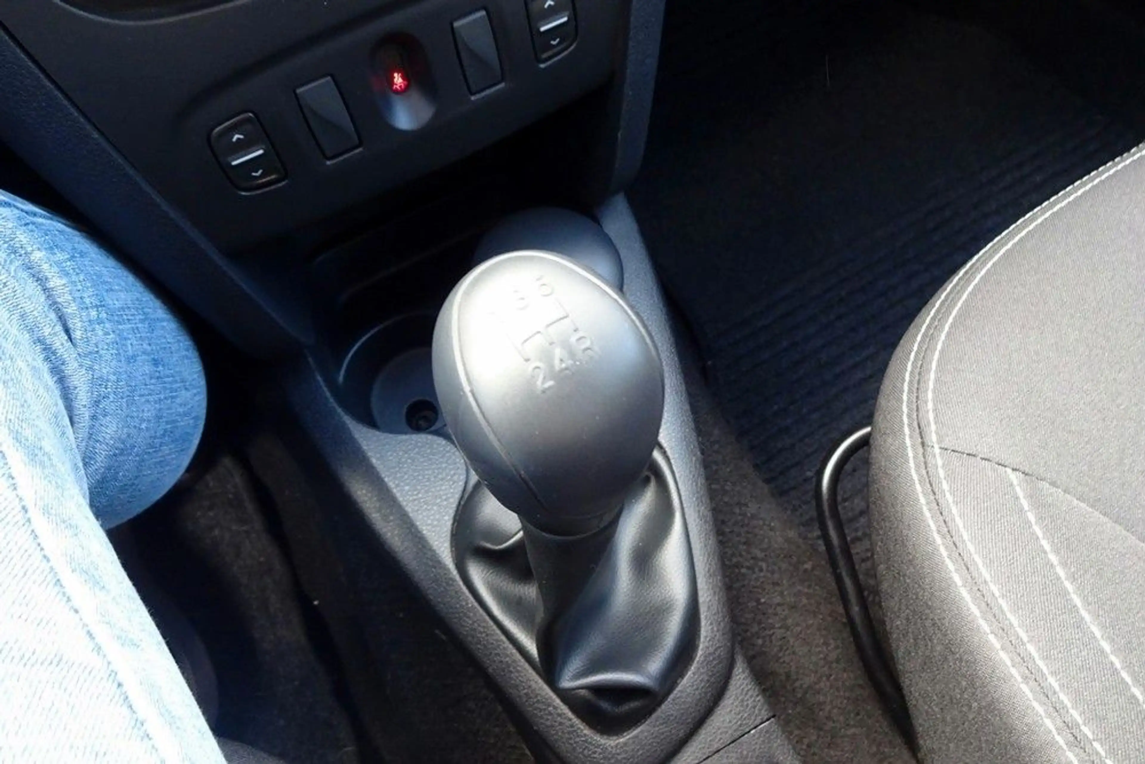 Dacia Logan MCV II Kombi 1.2 Laureate-SOR+WR/KLIMA/PDC — photo 35