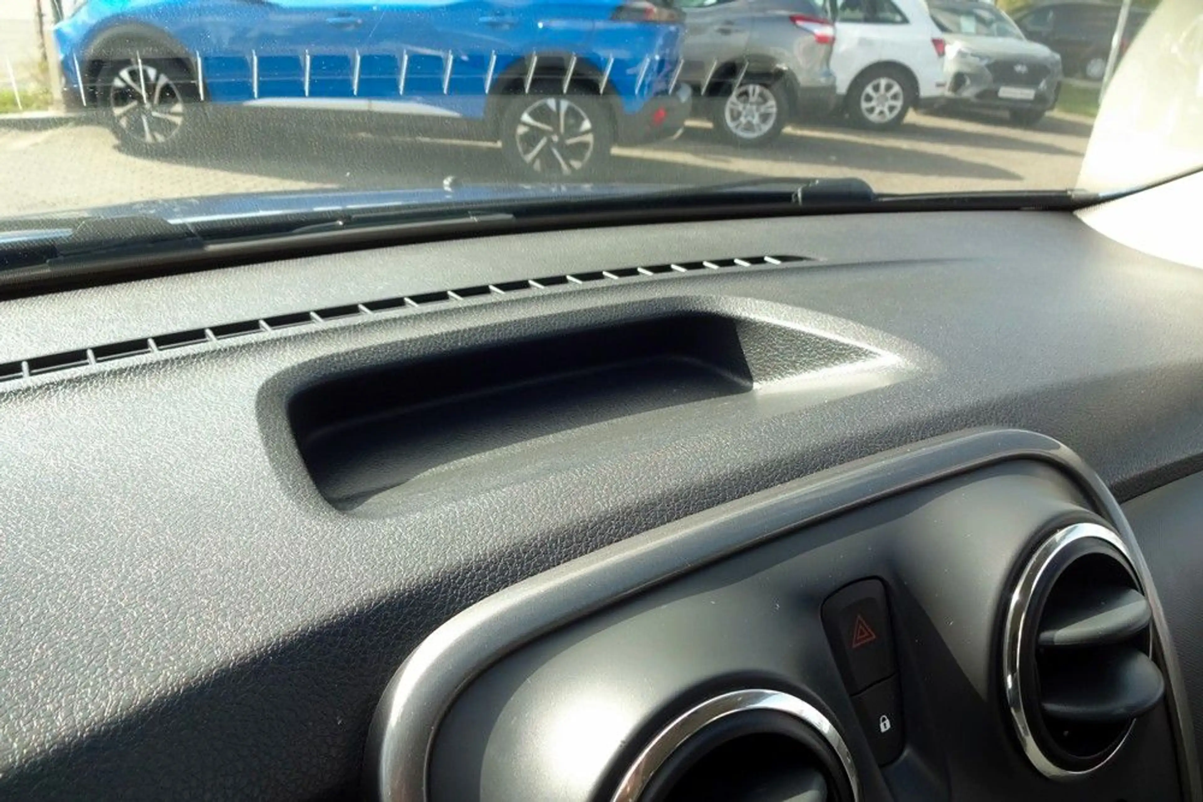 Dacia Logan MCV II Kombi 1.2 Laureate-SOR+WR/KLIMA/PDC — photo 30