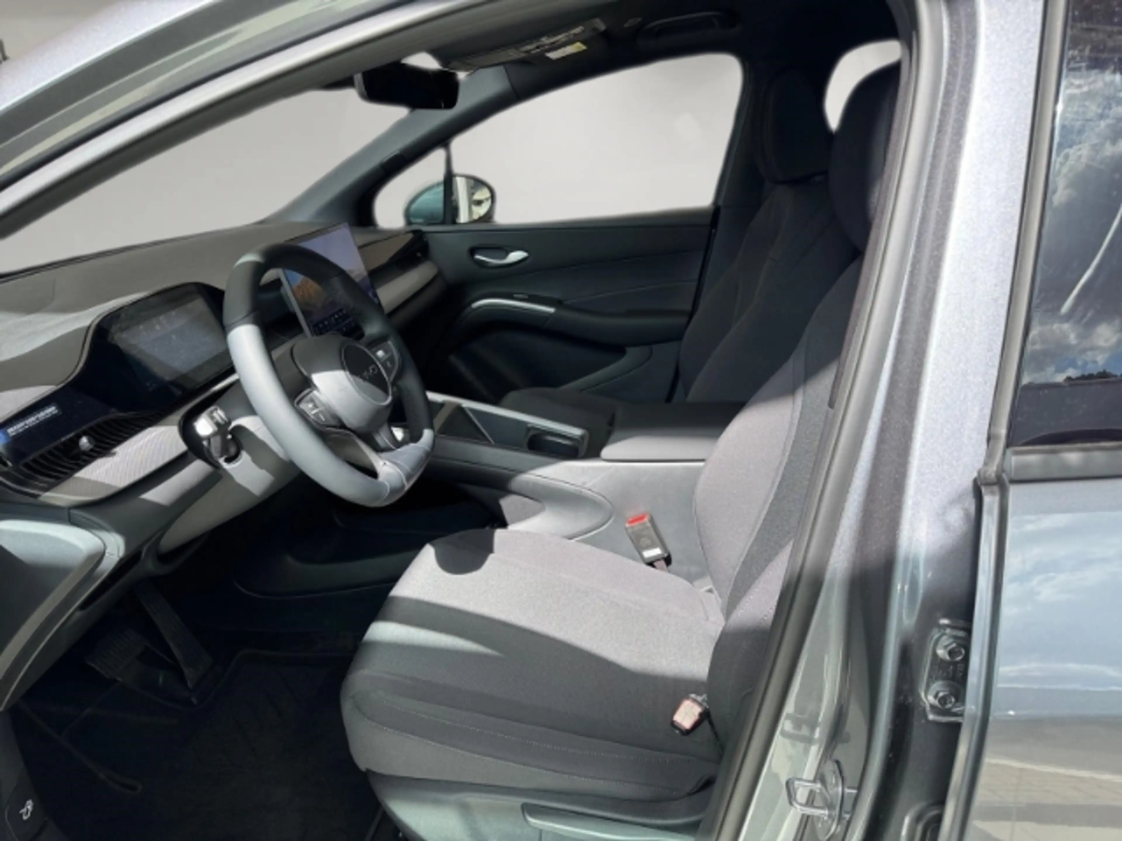 BYD Dolphin G DM-i Boost LED/Klima/Carplay/Rückfahrkamera — photo 8