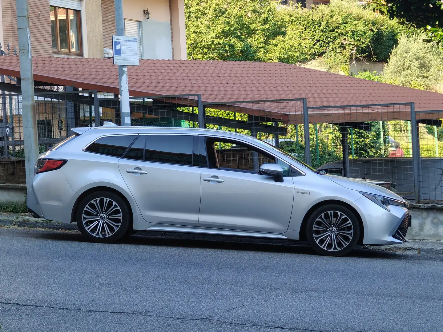 Toyota Corolla Touring Sports 2.0h Style cvt - 1
