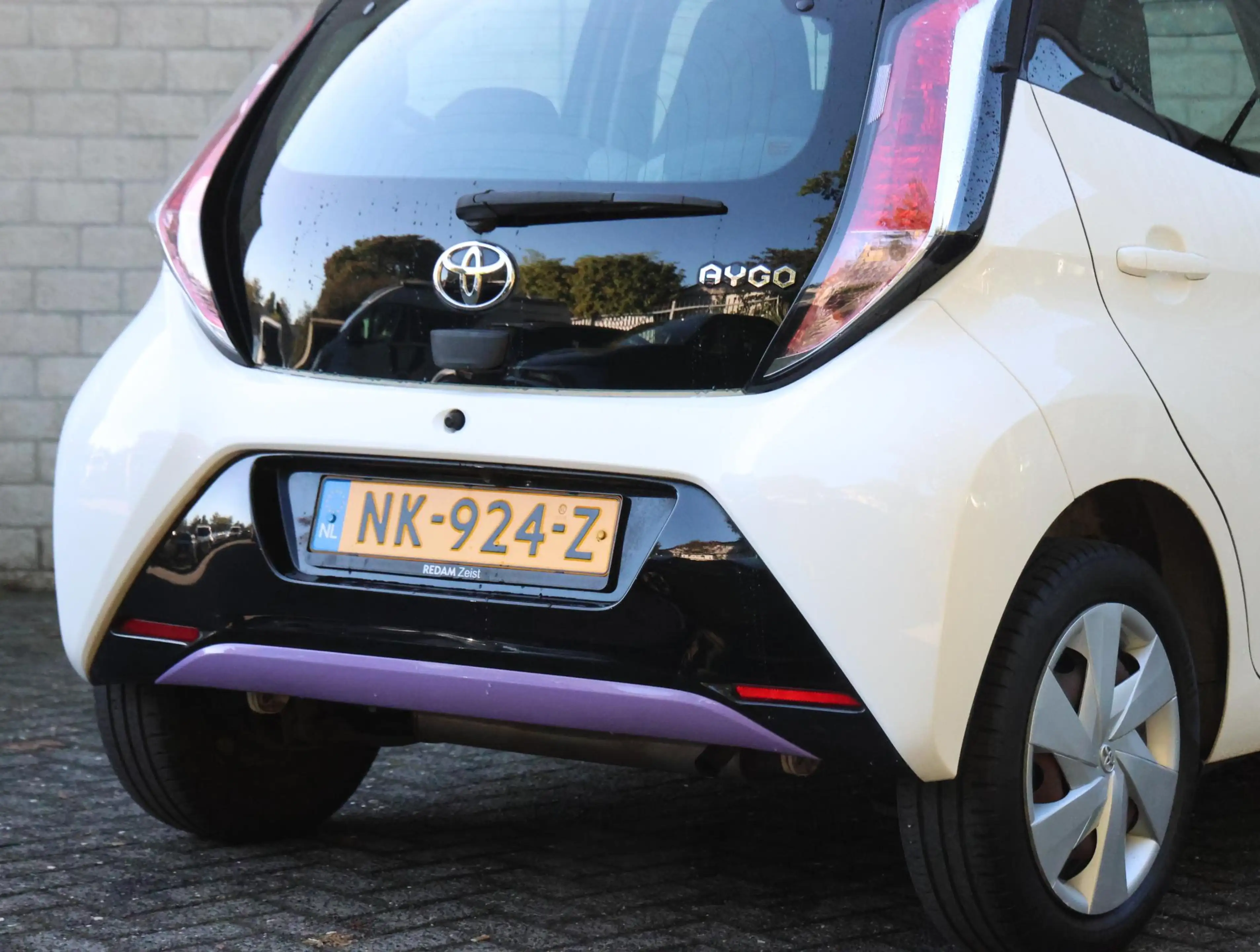 Toyota Aygo 1.0 69pk X-Play | Navigatie | Camera | Airco | Blu — photo 6