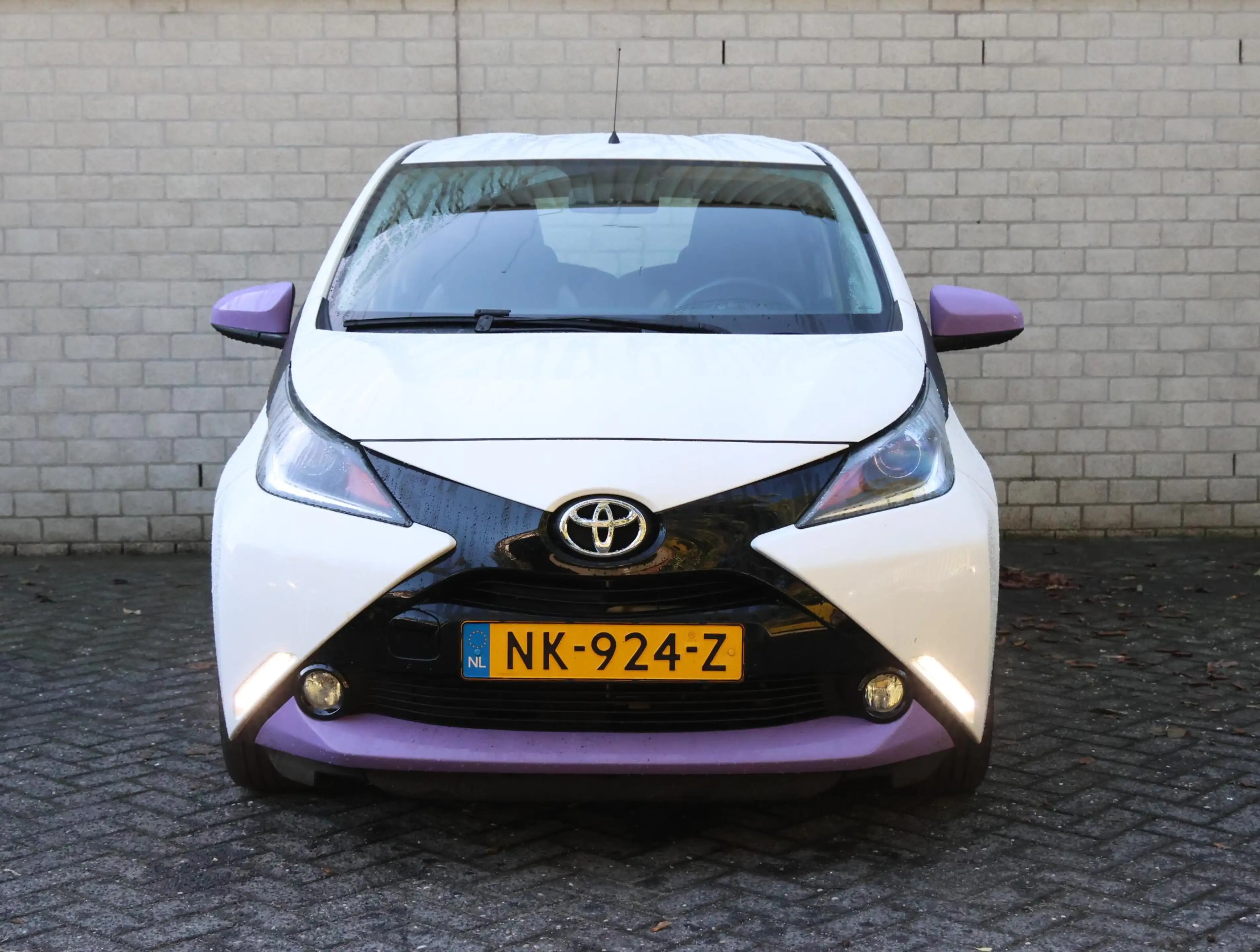 Toyota Aygo 1.0 69pk X-Play | Navigatie | Camera | Airco | Blu — photo 4