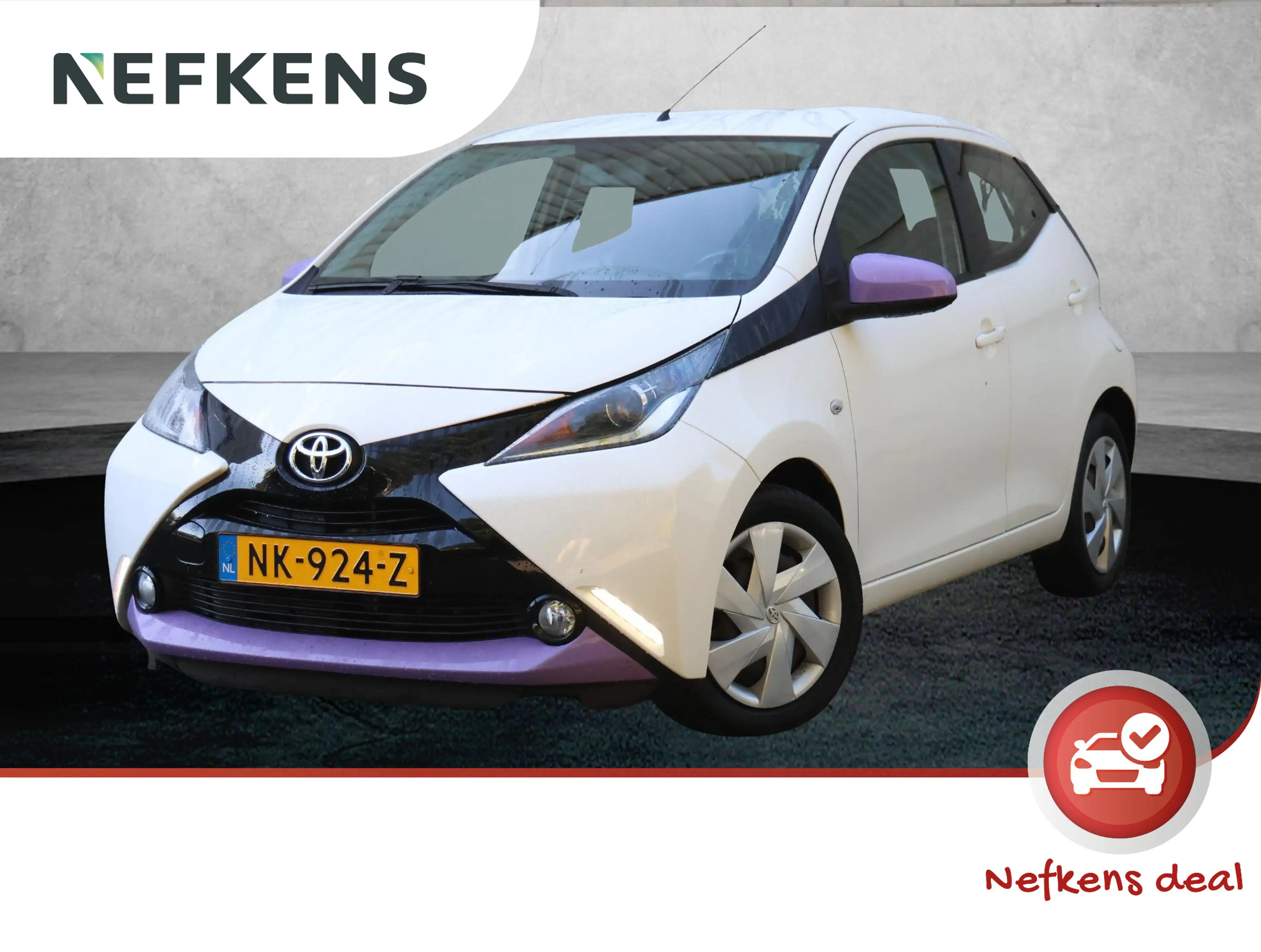 Toyota Aygo 1.0 69pk X-Play | Navigatie | Camera | Airco | Blu
