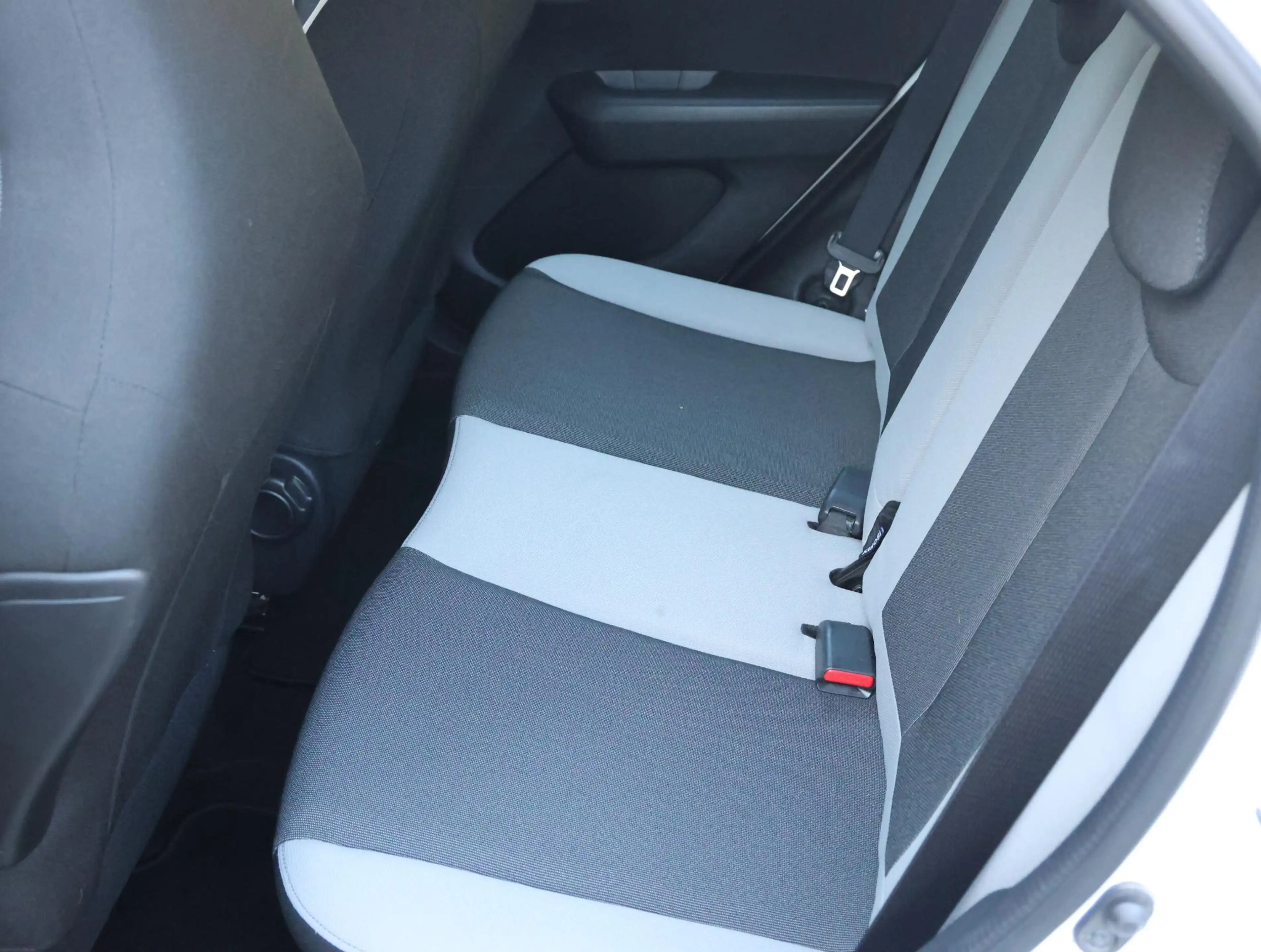 Toyota Aygo 1.0 69pk X-Play | Navigatie | Camera | Airco | Blu — photo 15