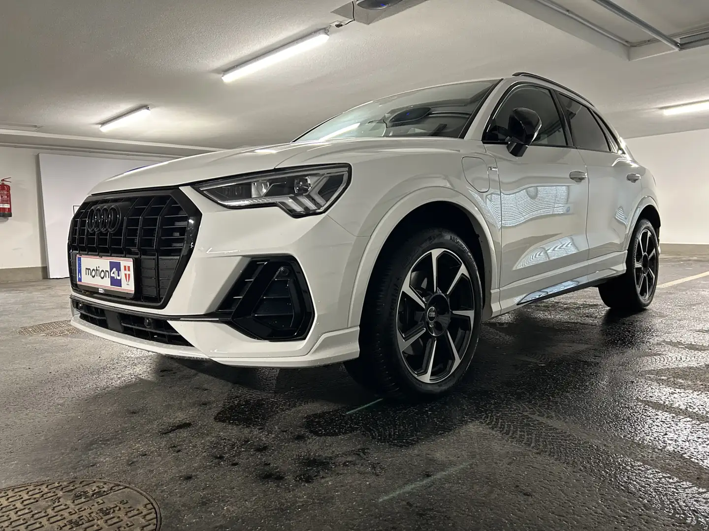 Audi Q3 45 TFSIe S-LINE PHEV AHK RFK KEYLESS SHZ NAVI Vol Weiß - 2