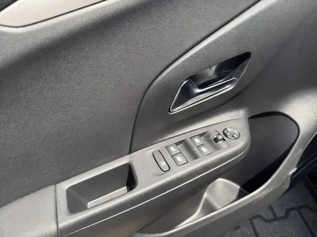 Opel Corsa view 13