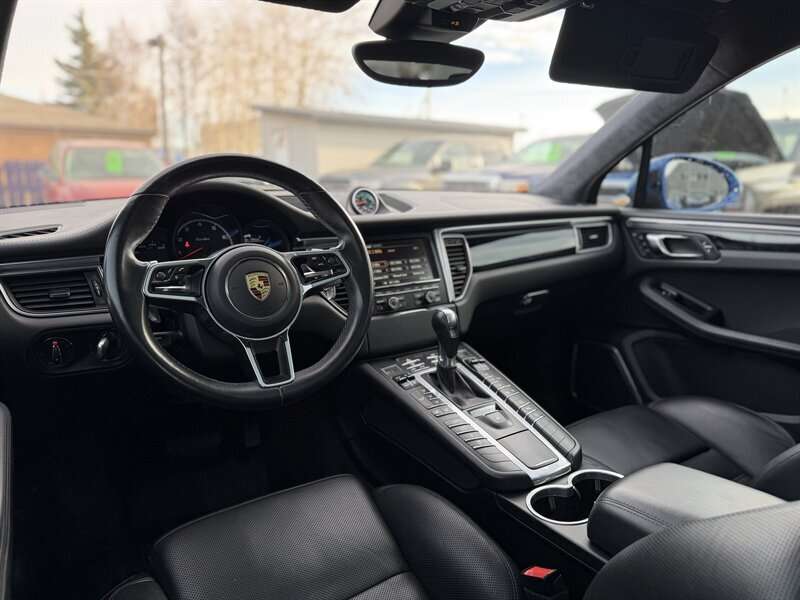 2016 Porsche Macan Turbo *LOW KMS* thumb 9