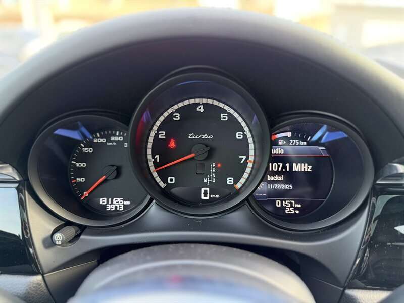 2016 Porsche Macan Turbo *LOW KMS* thumb 14