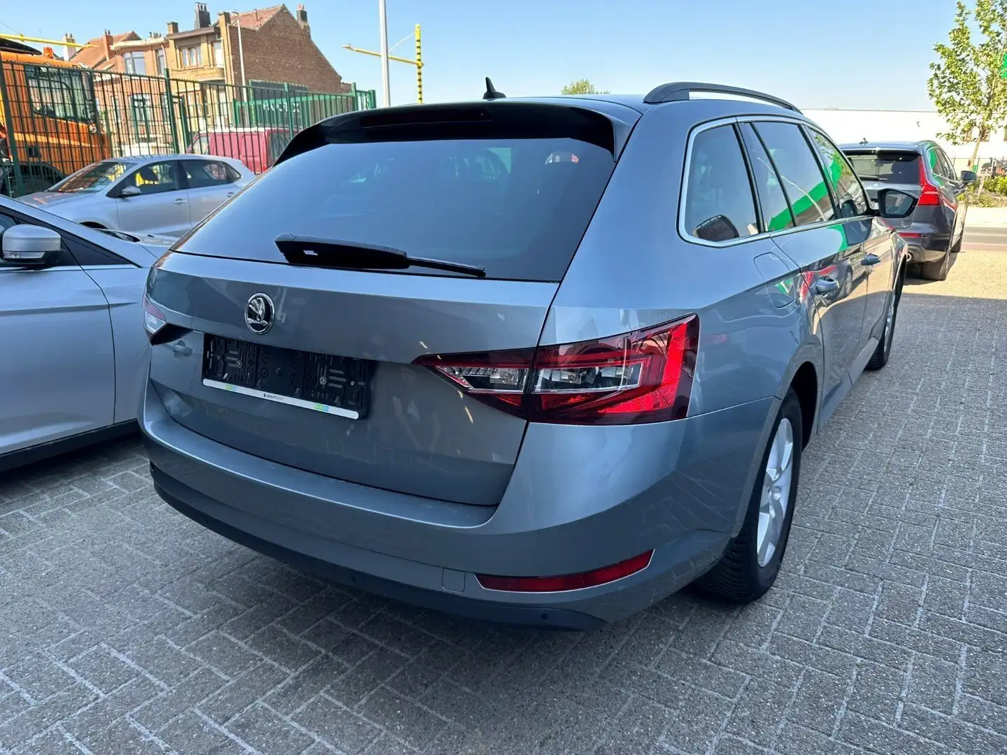 Skoda Superb SW 1.6 CR TDi Ambition DSG Negru - 2