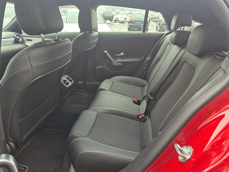 Mercedes-Benz CLA 180 d Shooting Brake — photo 15