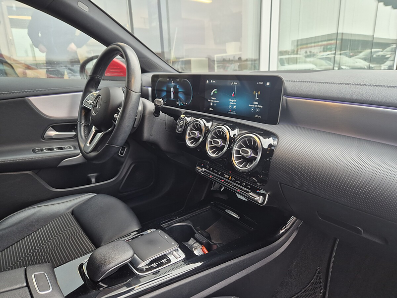 Mercedes-Benz CLA 180 d Shooting Brake — photo 13