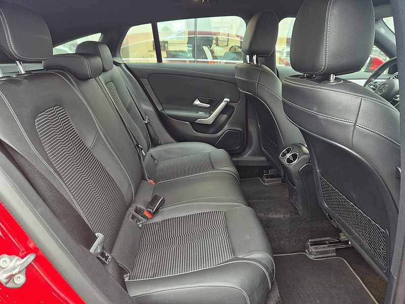 Mercedes-Benz CLA 180 d Shooting Brake — photo 14