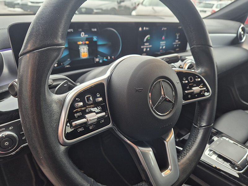 Mercedes-Benz CLA 180 d Shooting Brake — photo 10