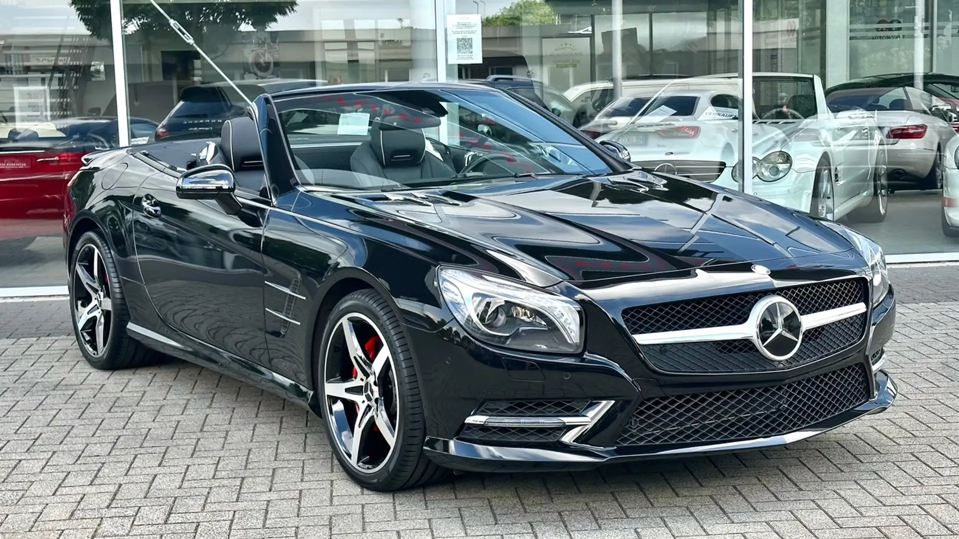 Mercedes-Benz SL 350 V6 AMG Line R231 - 1. Hand - 34.714km Schwarz - 1