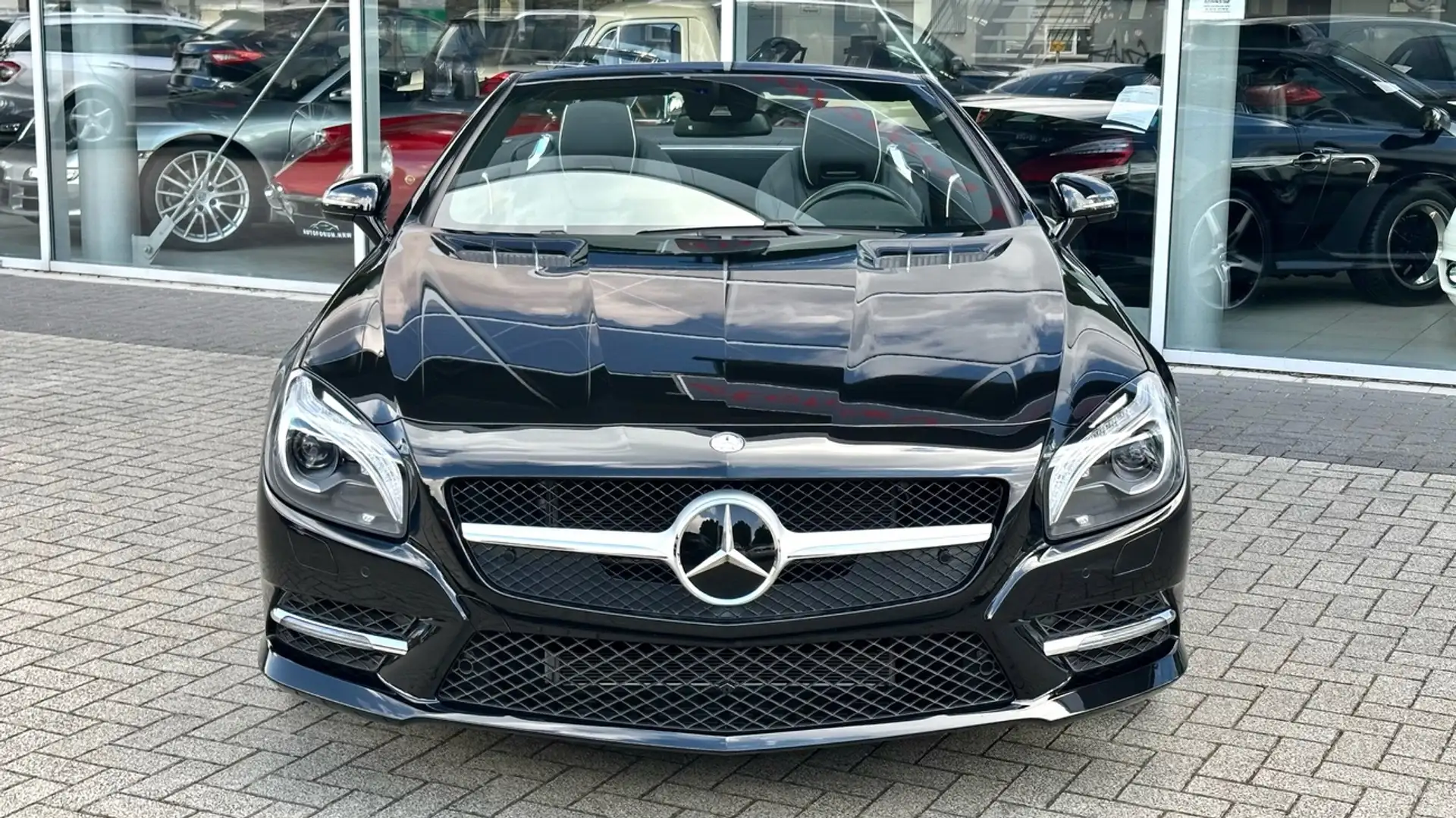 Mercedes-Benz SL 350 V6 AMG Line R231 - 1. Hand - 34.714km Schwarz - 2