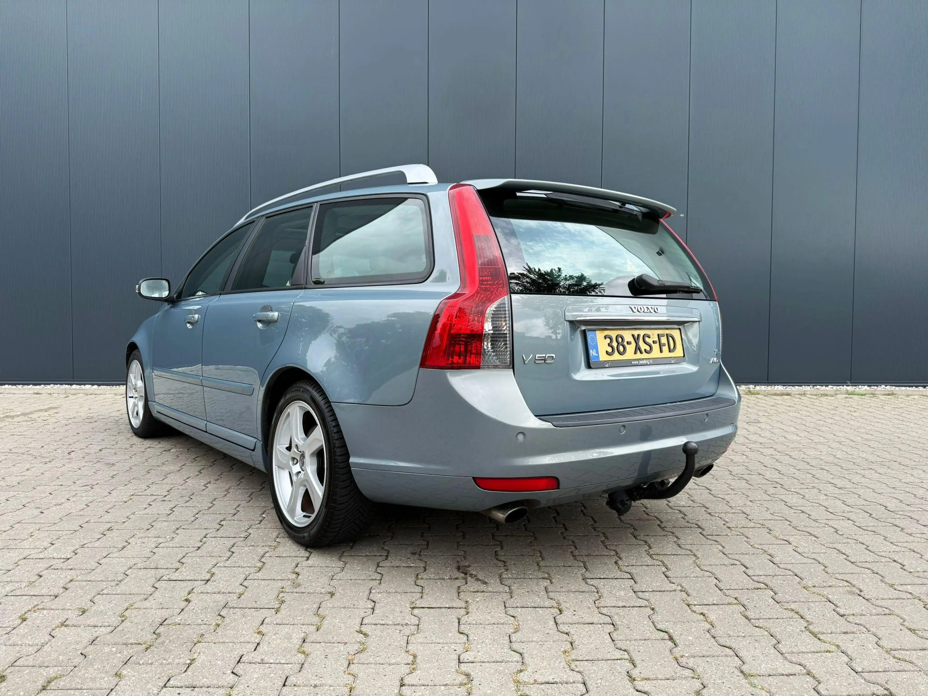 Volvo V50 2.5 T5 AWD Summum pano / leer / trekhaak — photo 6