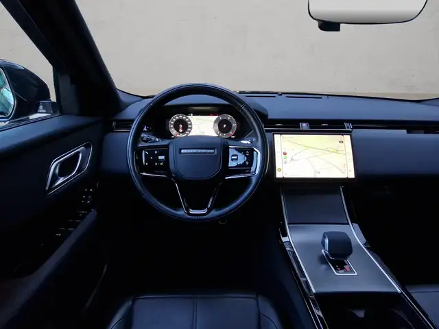 Land Rover Range Rover Velar view 4