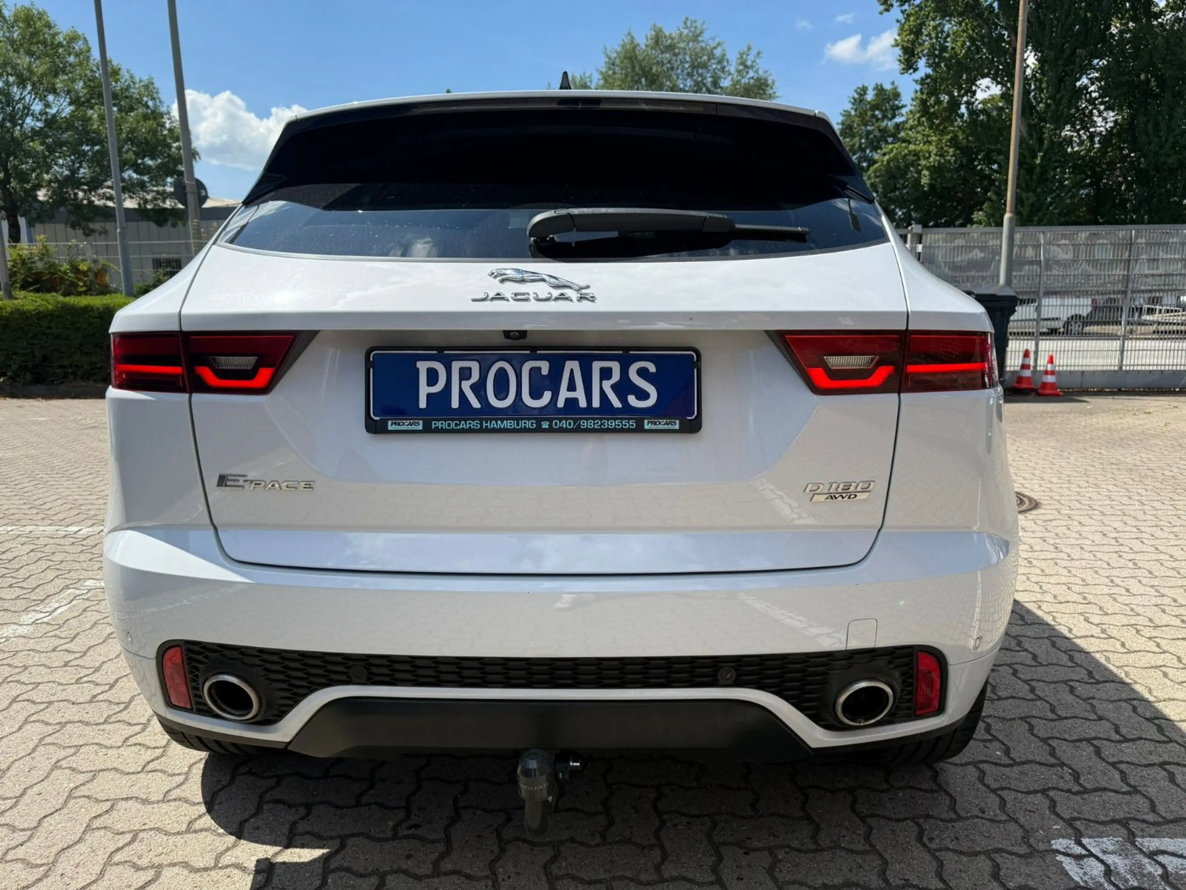 Jaguar E-Pace E-PACE Chequered Flag D180 AWD Aut.*LED*PANO*AHK — photo 12