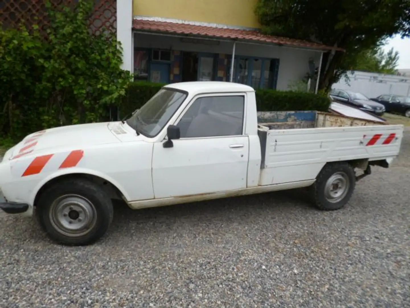 Peugeot 504 2,3 D Weiß - 1