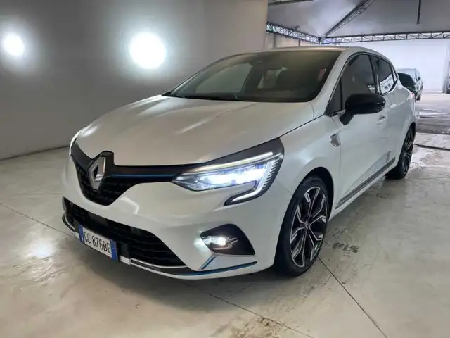 Renault Clio 5 Porte 1.6 E-TECH Hybrid Initiale Paris