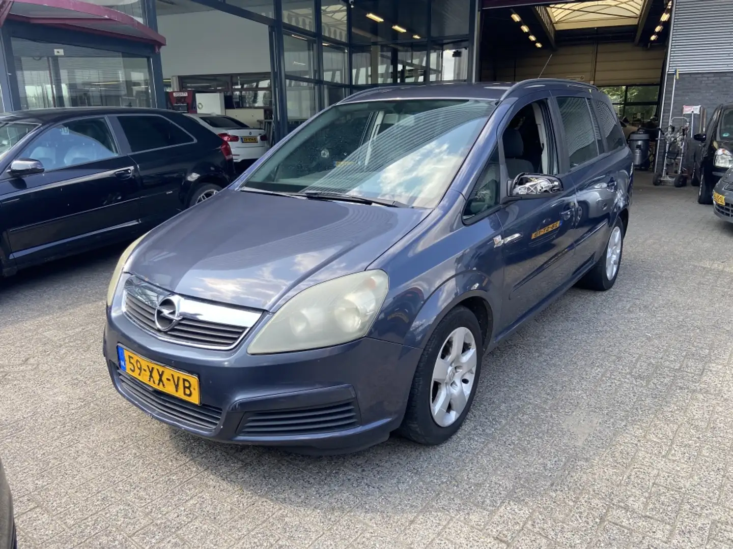 Opel Zafira 1.6 Business Grijs - 1