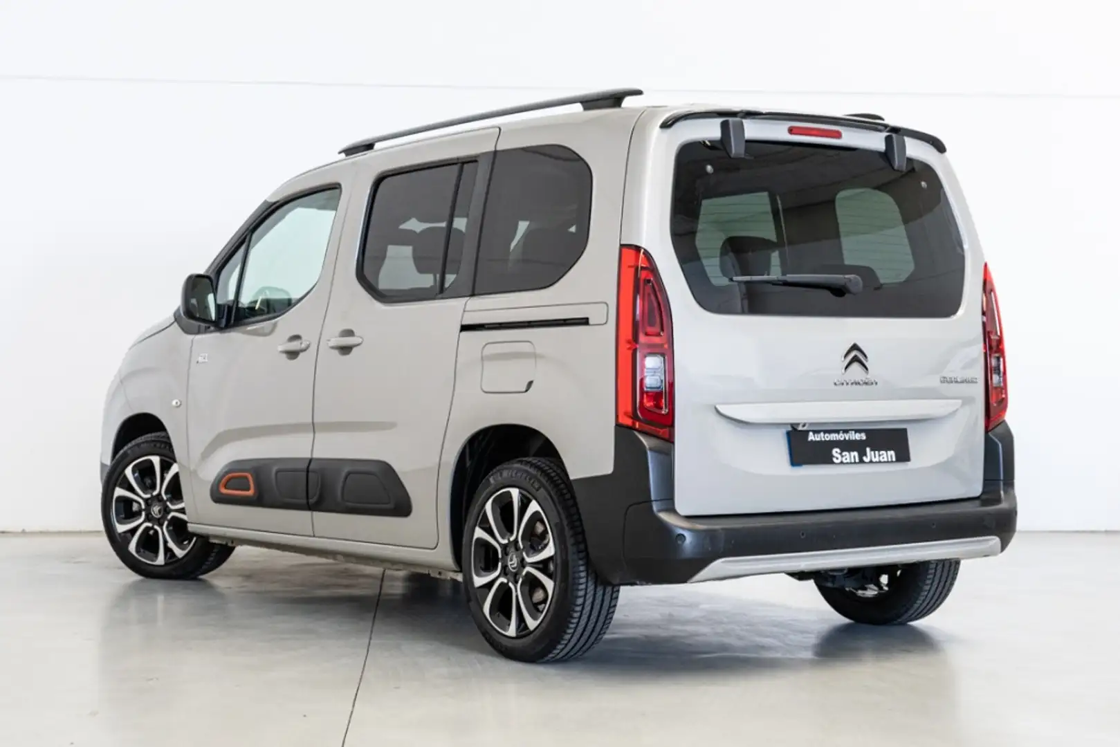 Citroen Berlingo BlueHDi S&S Talla M Shine 130 Gris - 2