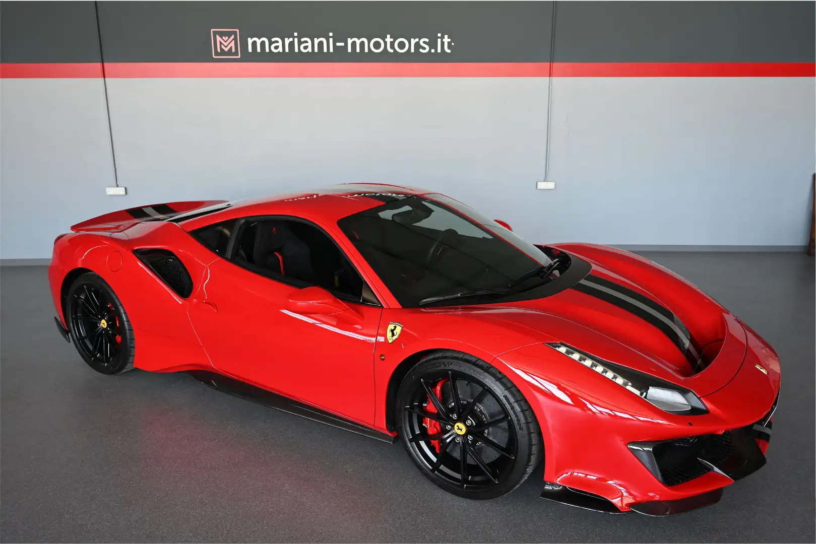 Ferrari 488 Coupe 3.9 Pista Full Carbon Rouge - 1