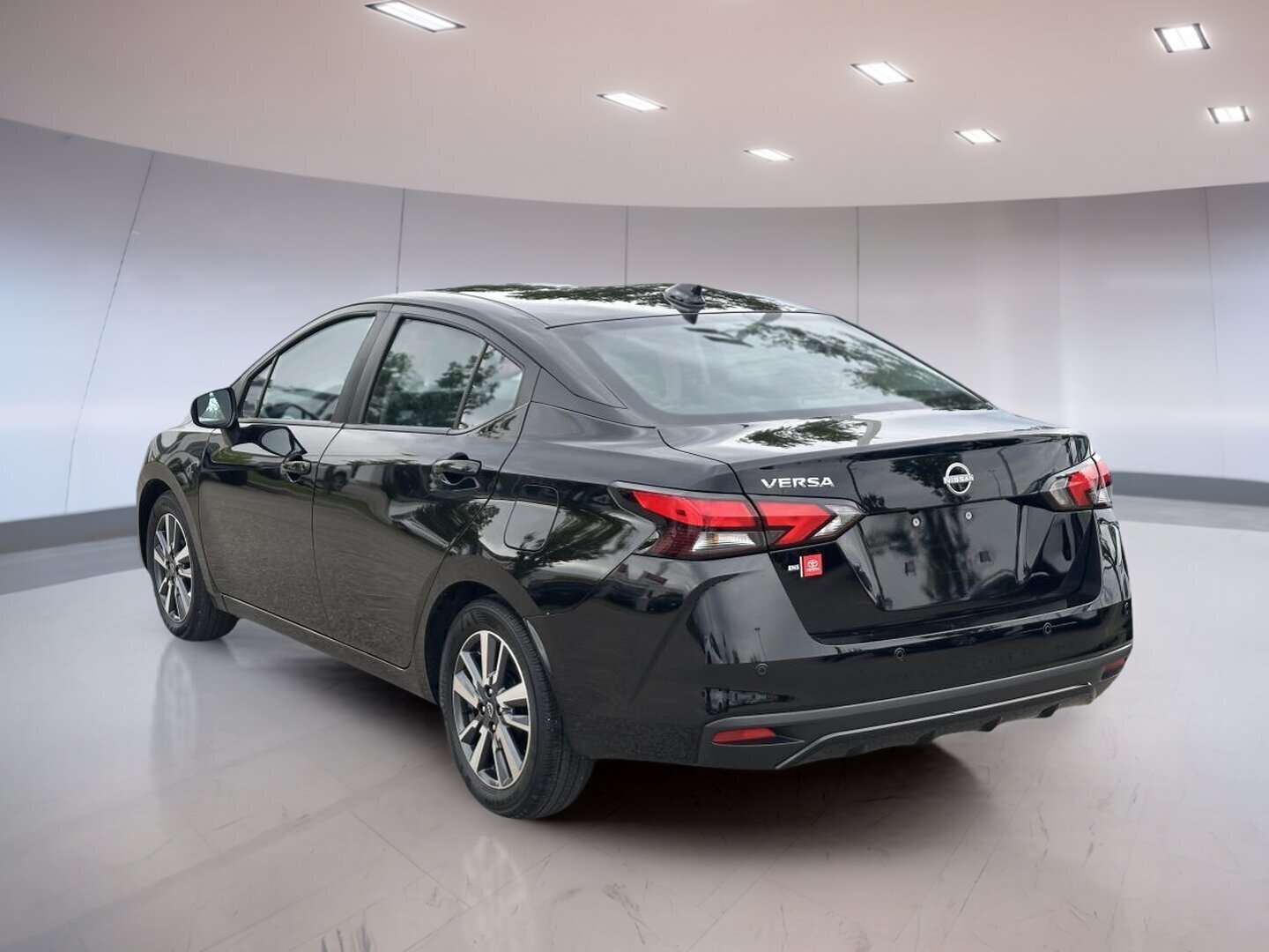 2025 Nissan Versa SV — photo 1