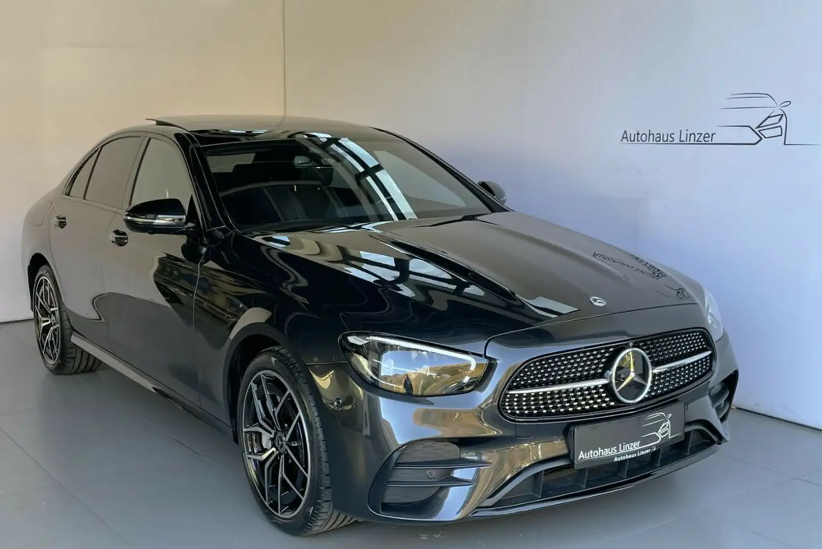 Mercedes-Benz E 300 e 4x4 AMG *LED*ACC*StHz*PANO*360*Burmeste*AHK Grau - 1