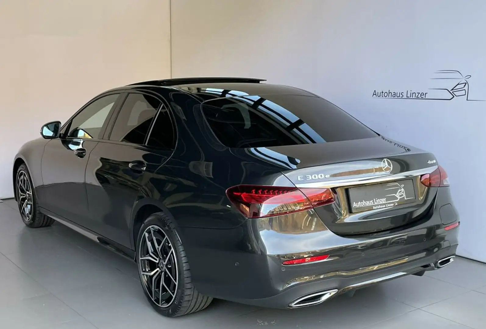 Mercedes-Benz E 300 e 4x4 AMG *LED*ACC*StHz*PANO*360*Burmeste*AHK Grau - 2