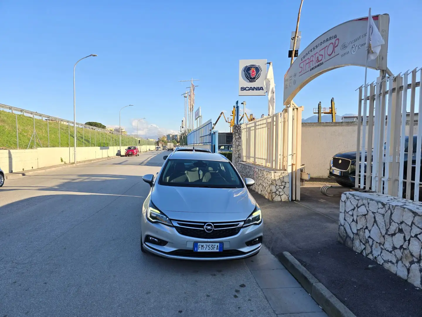 Opel Astra Opel Astra 1.6 CDTi 110CV Start&Stop Sports Tourer Argent - 2