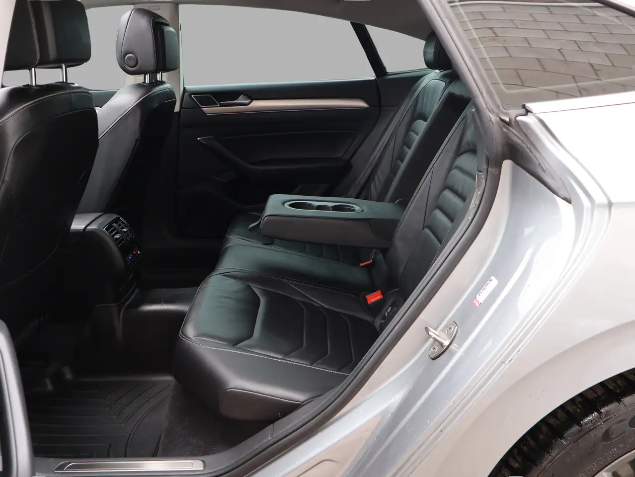 Volkswagen Arteon снимка Volkswagen Arteon