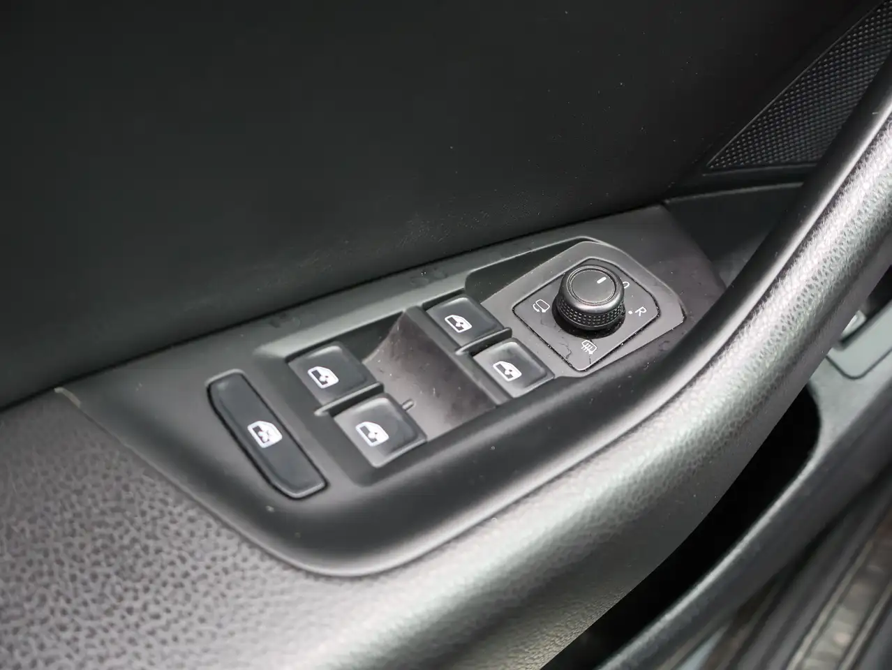 Volkswagen Arteon снимка Volkswagen Arteon
