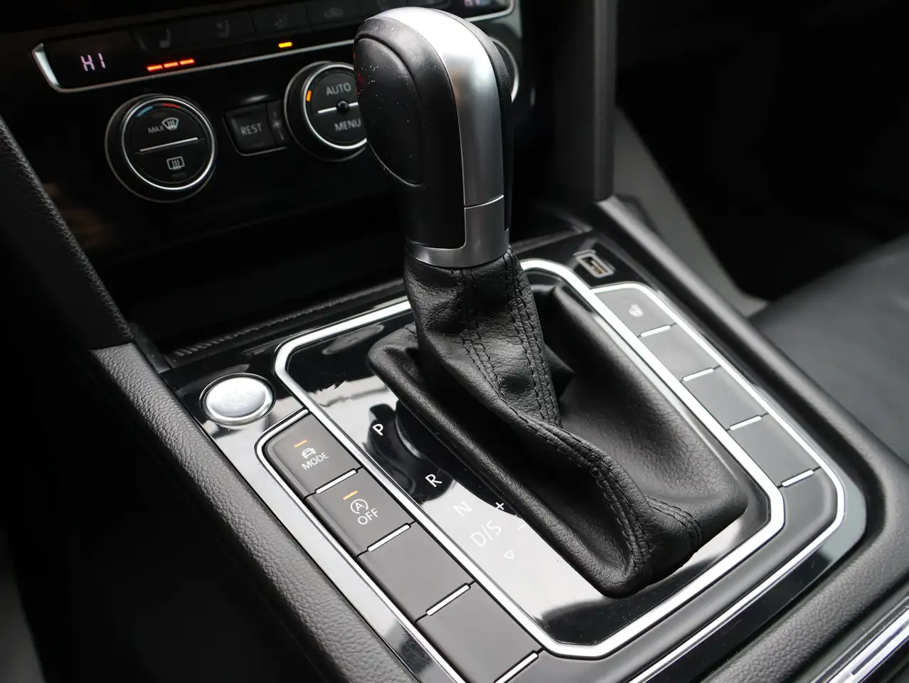 Volkswagen Arteon снимка Volkswagen Arteon
