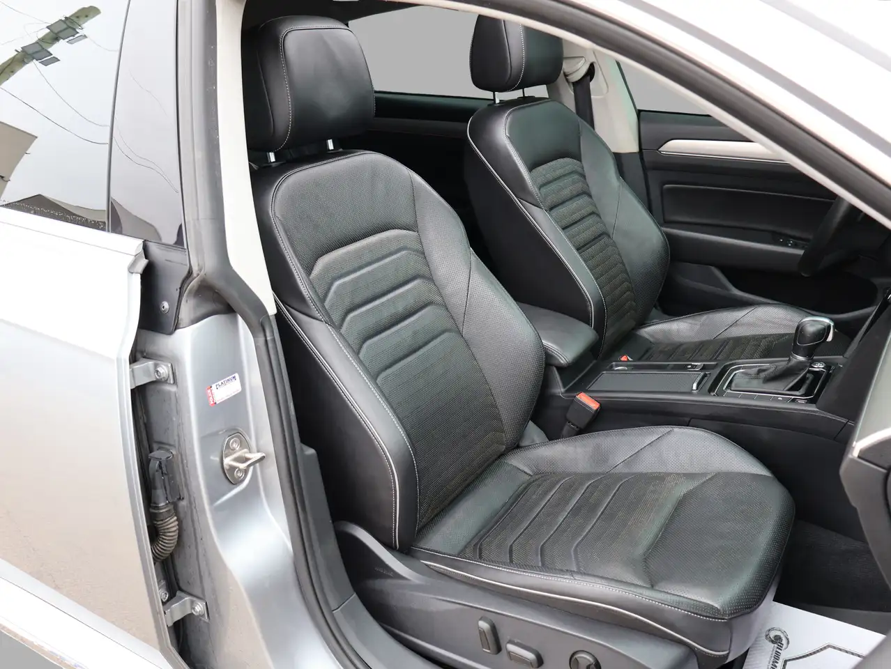 Volkswagen Arteon снимка Volkswagen Arteon