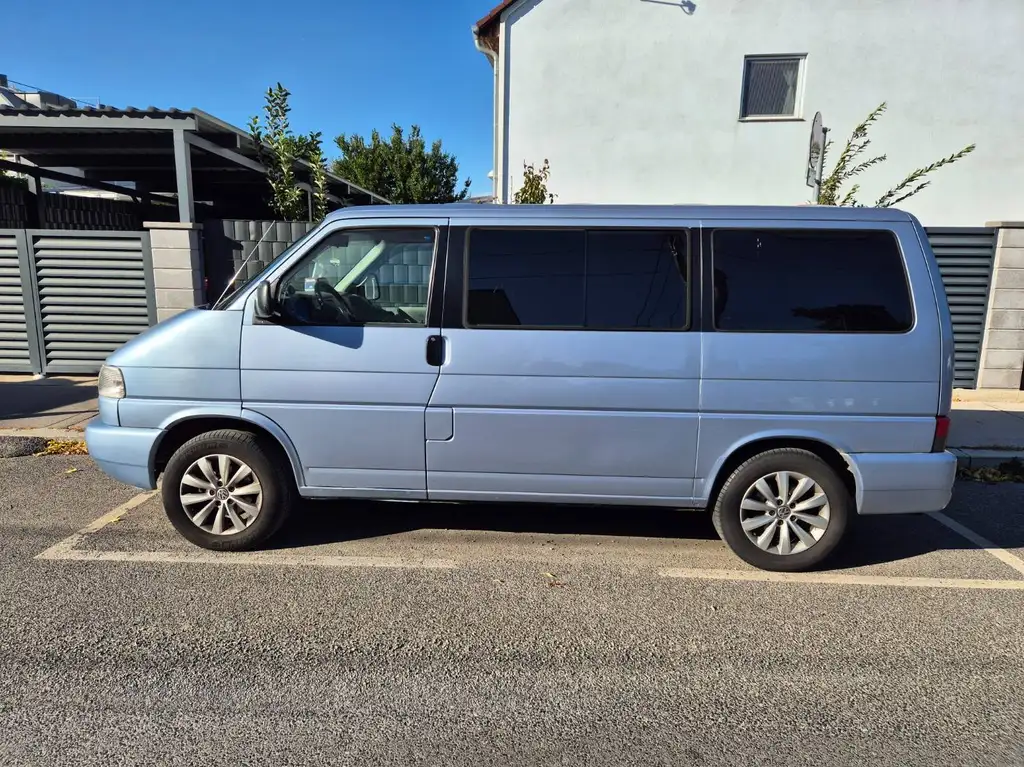 Volkswagen T4 Caravelle 2001 из Европы — купить под ключ