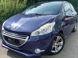 Peugeot 208 1.6i Essence 120CV