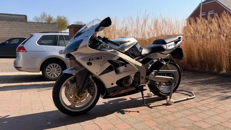 Kawasaki Ninja ZX-6R - foto 4