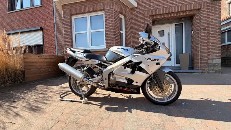 Kawasaki Ninja ZX-6R - foto 2