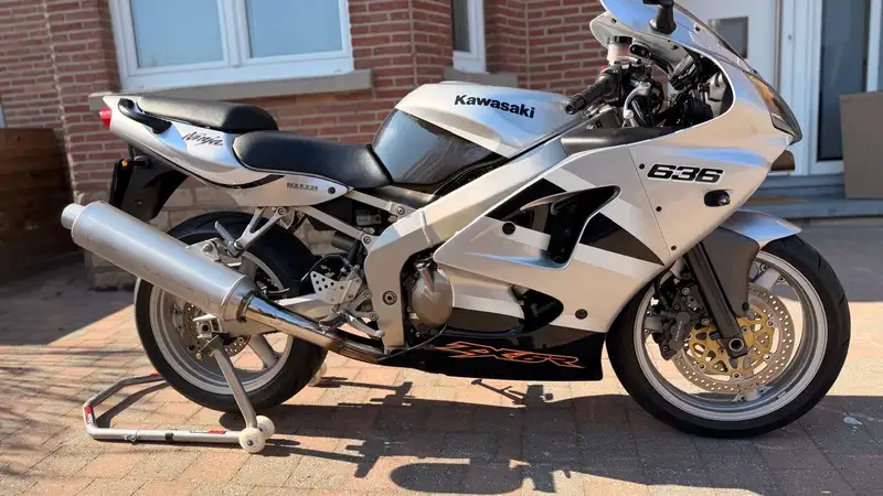 Kawasaki Ninja ZX-6R - foto 8