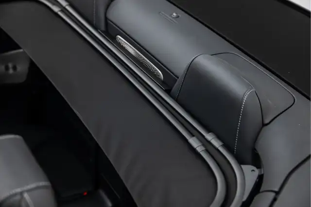 Mercedes-Benz SL view 24