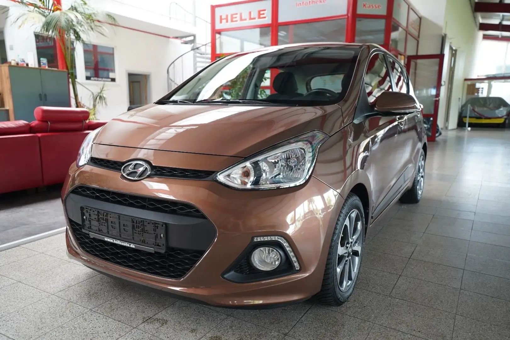 Hyundai i10 YES! *Sitzheizung+BeheiztesLenkrad*nur12TKM Bruin - 1