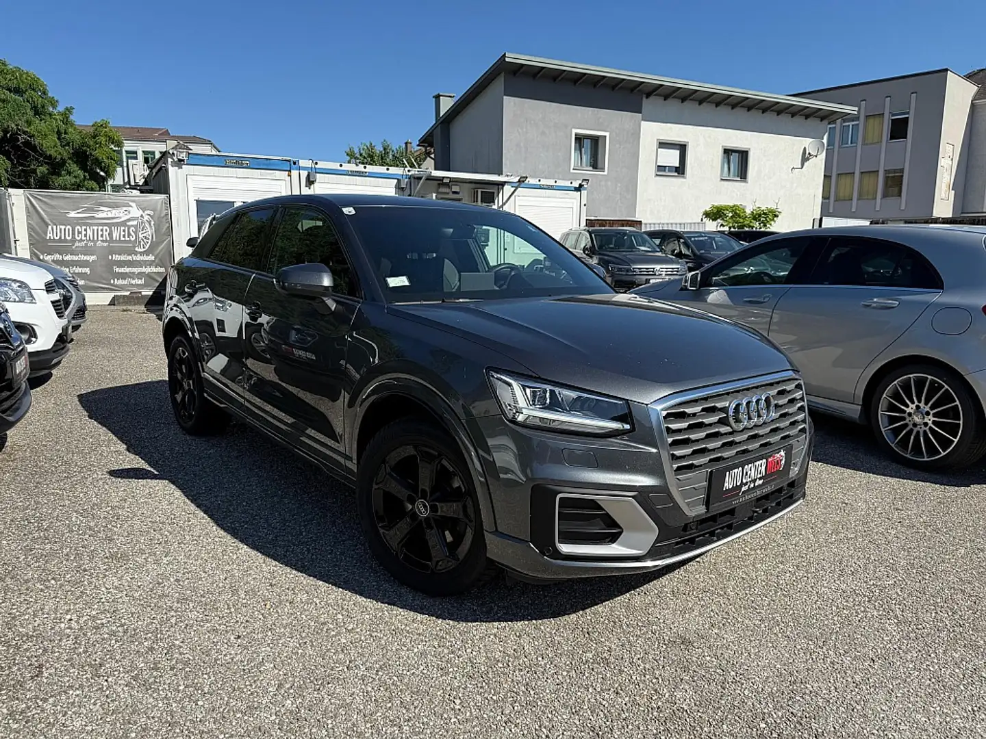 Audi Q2 1,4 TFSI COD Sport S-tronic Grau - 1