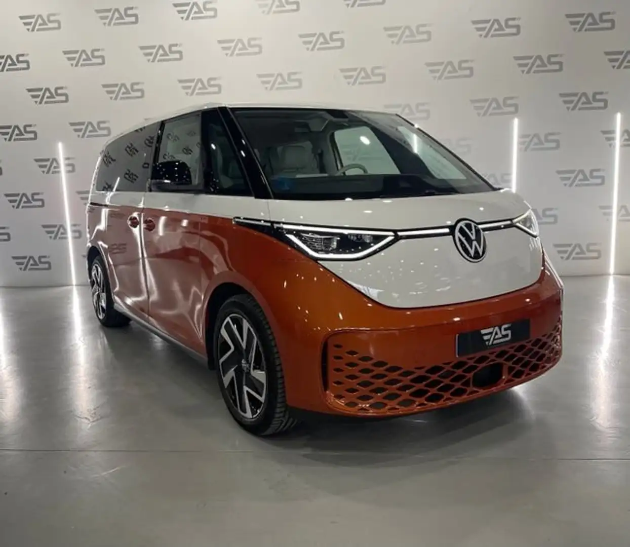 Volkswagen ID. Buzz 1st Edition Batalla Corta 150 kW (204 CV) 77 kWh 5 Naranja - 2