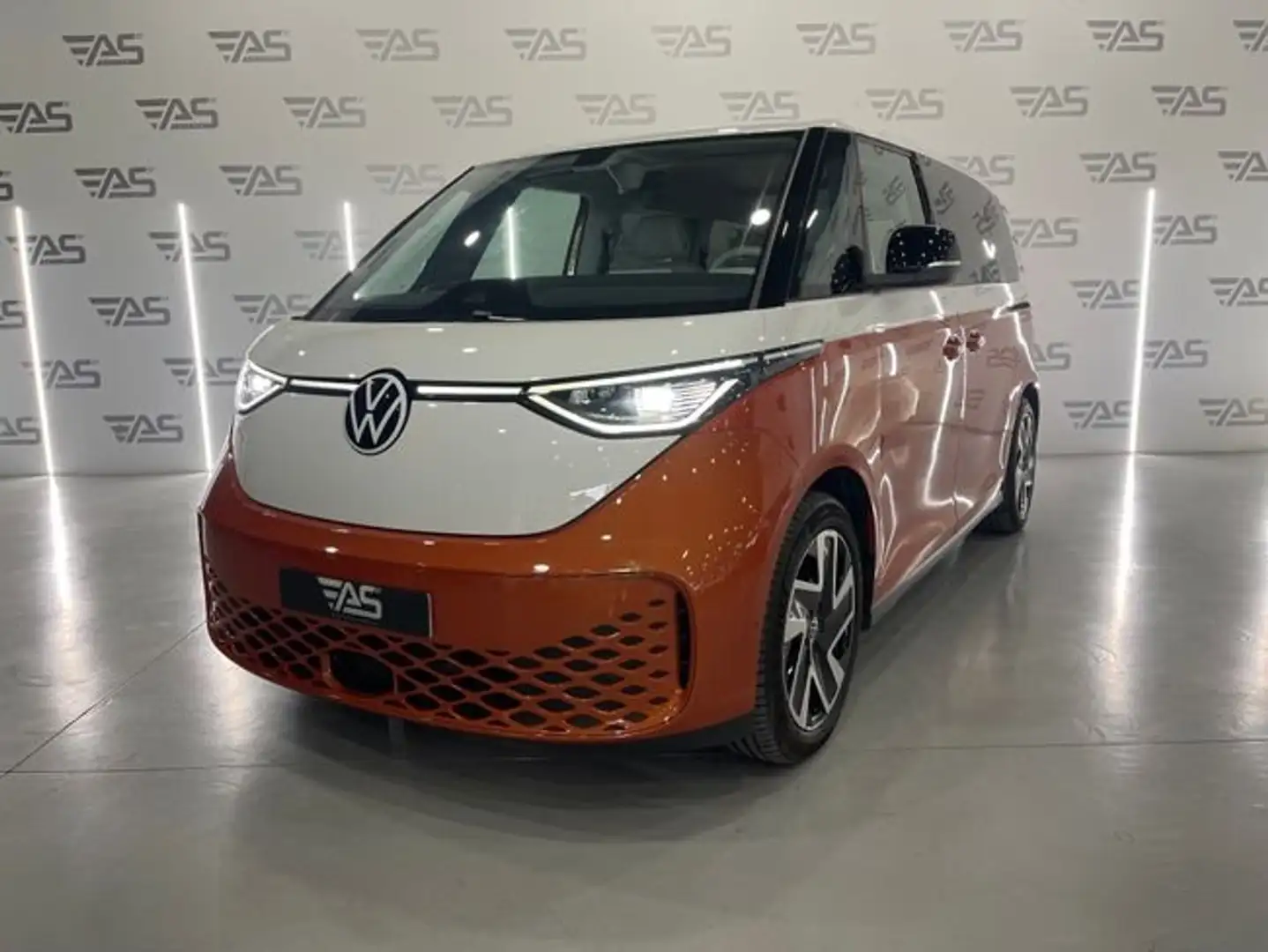 Volkswagen ID. Buzz 1st Edition Batalla Corta 150 kW (204 CV) 77 kWh 5 Naranja - 1