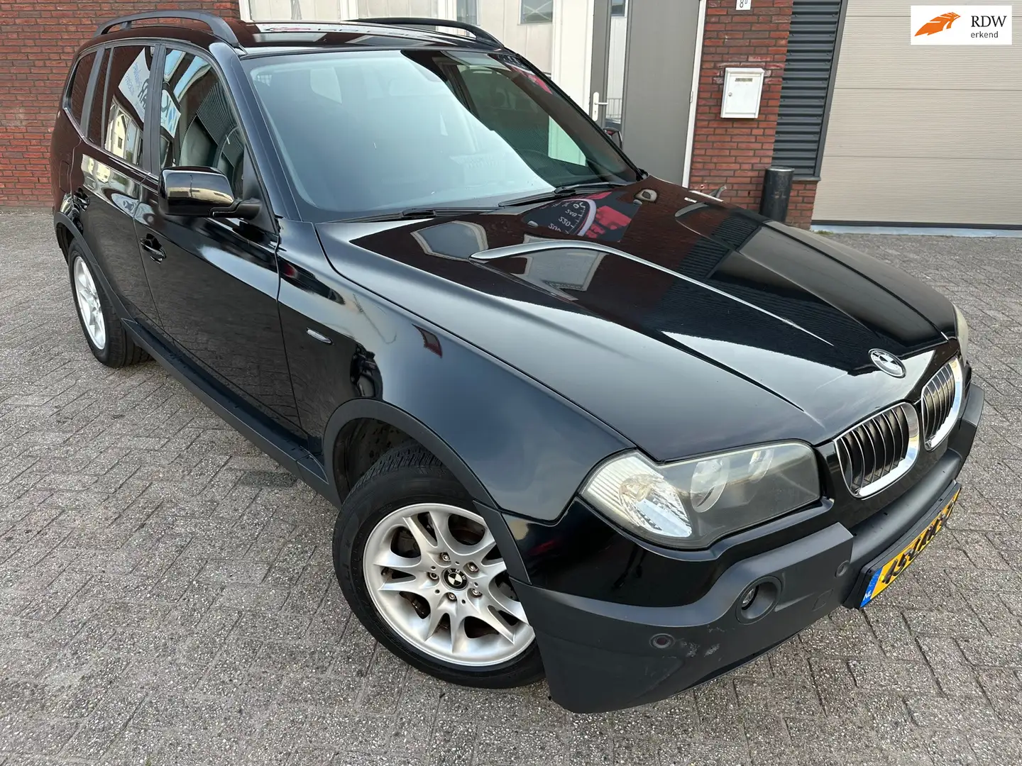 BMW X3 2.5i Executive / Navi / Camera / PDC / Carplay / C Чорний - 1