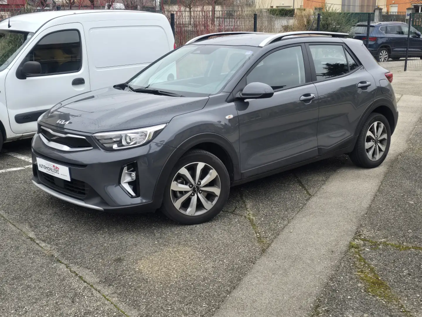 Kia Stonic 1.0 T-GDi 100 Active DCT TVA Récupérable Grigio - 1