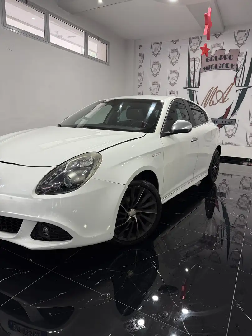 Alfa Romeo Giulietta Giulietta III 2012 1.4 t. Distinctive Gpl 120cv Bianco - 2